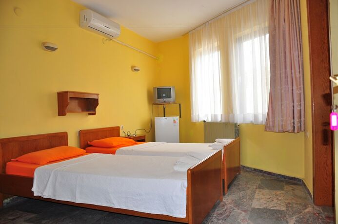 Imagen de la habitación del Dikili Pansiyon. Foto 6