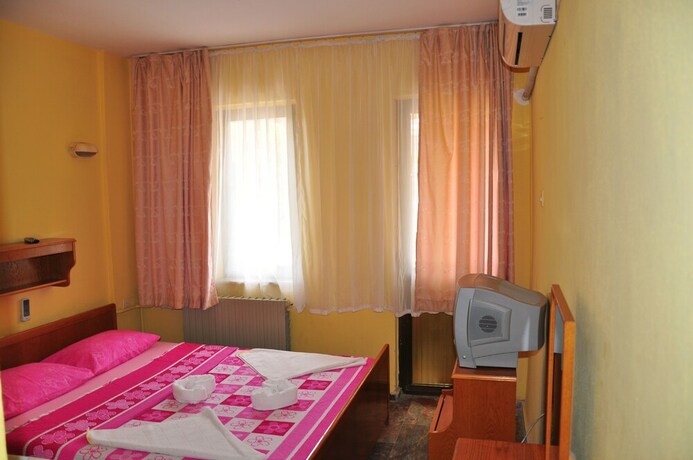 Imagen de la habitación del Dikili Pansiyon. Foto 9