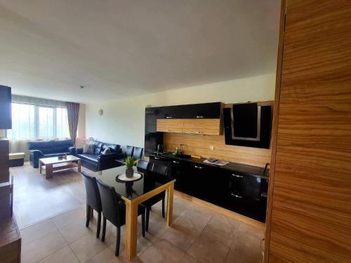 Imagen de la habitación del Dilov Apartments in Yalta Golden Sands. Foto 15