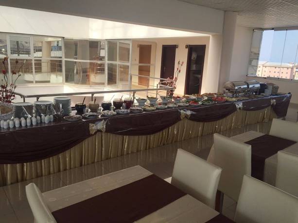 Imagen del bar/restaurante del Dimet Park Hotel. Foto 5