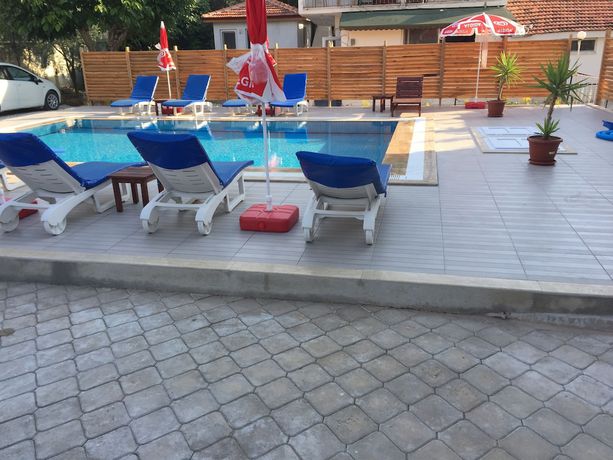 Imagen de la piscina del Dinc Otel. Foto 19