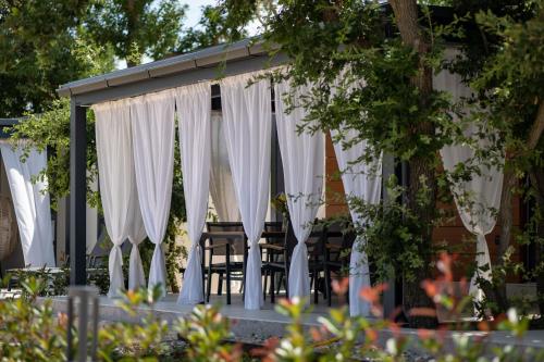 Imagen general del Dionis Zaton - Camping, Glamping, Holiday Houses & Rooms. Foto 8