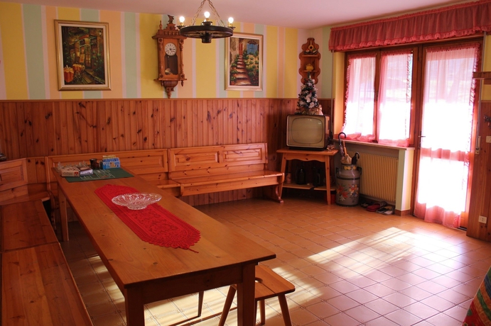 Imagen de los interiores del Discover Italy. Foto 12