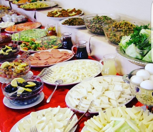 Imagen del bar/restaurante del Diyvan Otel. Foto 3