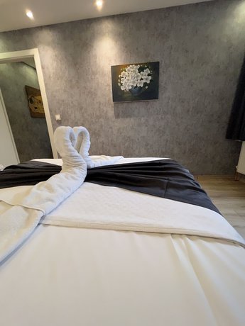 Imagen de la habitación del Dolce Vita Suite Hotel. Foto 11
