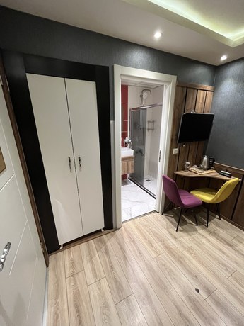 Imagen de la habitación del Dolce Vita Suite Hotel. Foto 14