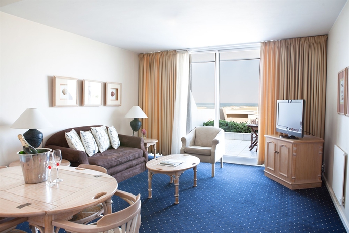 Imagen de los interiores del Dolphin Beach. Foto 9