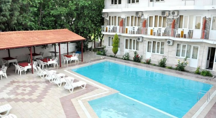 Imagen general del Dolphin Yunus Hotel. Foto 1