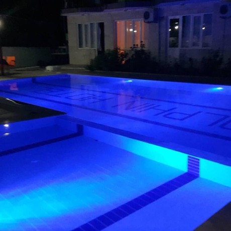 Imagen de la piscina del Dolphin Yunus Hotel. Foto 18