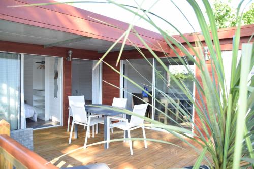 Imagen de la habitación del Domaine MON CALME. Foto 6