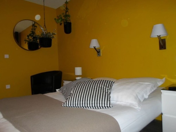 Imagen de la habitación del Domaine de Garabaud. Foto 12