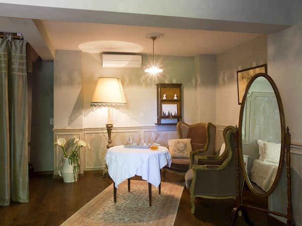 Imagen de la habitación del Domaine de Rhodes. Foto 16
