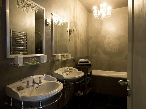 Imagen de la habitación del Domaine de Rhodes. Foto 18