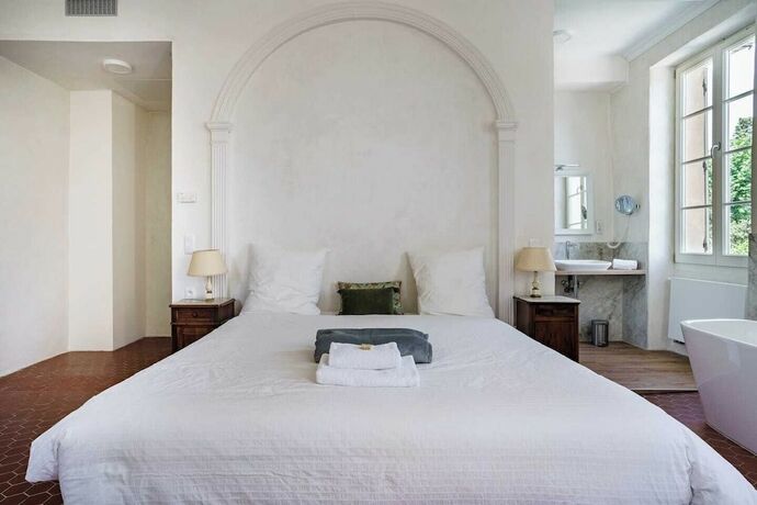 Imagen de la habitación del Domaine de Saint-Pierre Travaillan. Foto 13