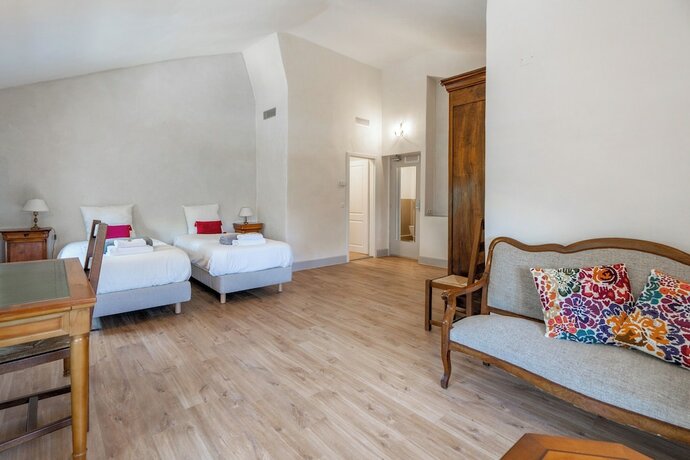 Imagen de la habitación del Domaine de Saint-Pierre Travaillan. Foto 14