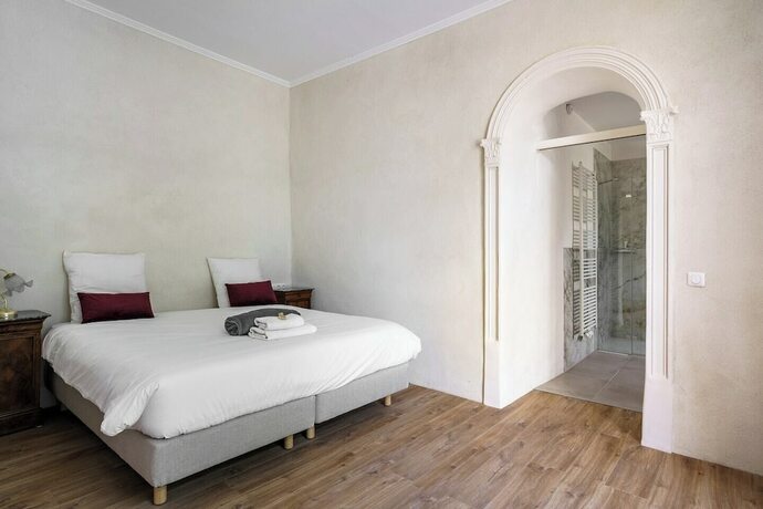 Imagen de la habitación del Domaine de Saint-Pierre Travaillan. Foto 17