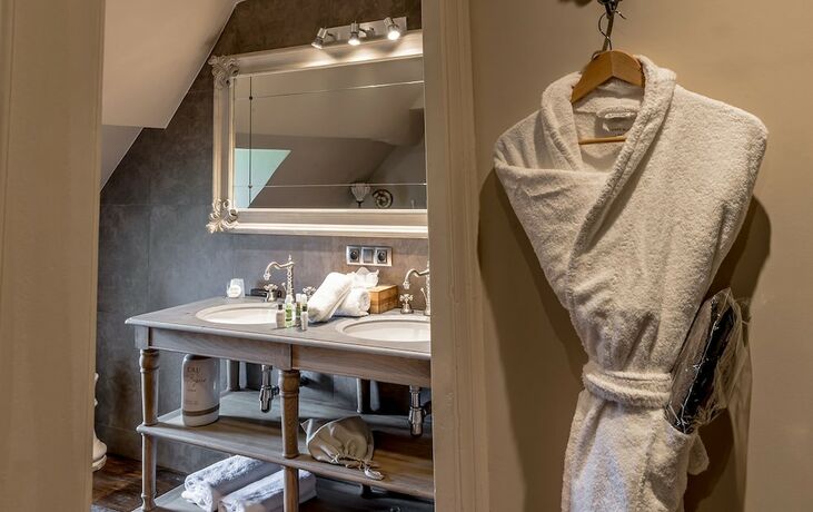 Imagen de la habitación del Domaine des Saints Pères. Foto 11