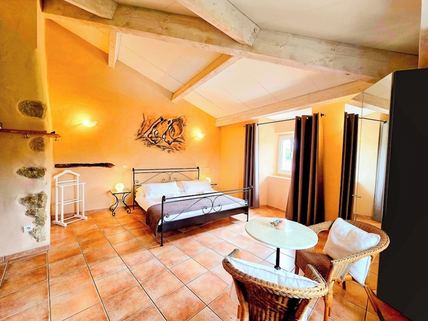 Imagen de la habitación del Domaine du Frigoulet. Foto 4