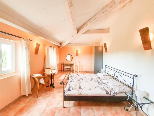 Imagen de la habitación del Domaine du Frigoulet. Foto 9