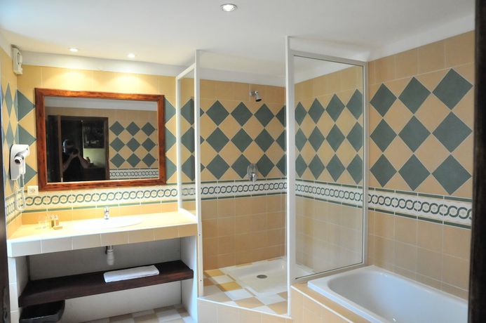 Imagen de la habitación del Domaine du Grand Malherbes. Foto 17