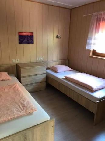 Imagen general del Domki i Pokoje Zielony Zakątek - Mini Zoo - Duży Plac Zabaw - Komfort i Cisza. Foto 2