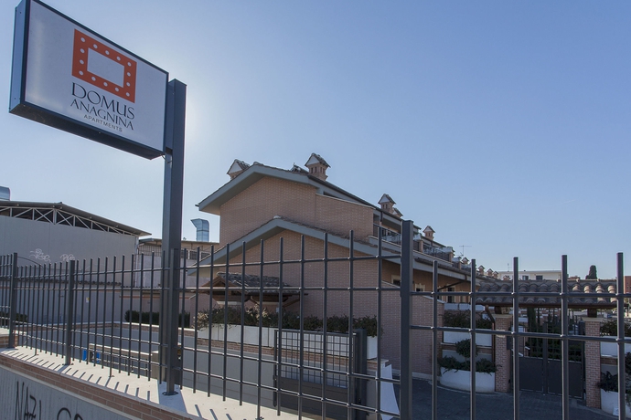 Imagen de los exteriores del Domus Anagnina. Foto 14