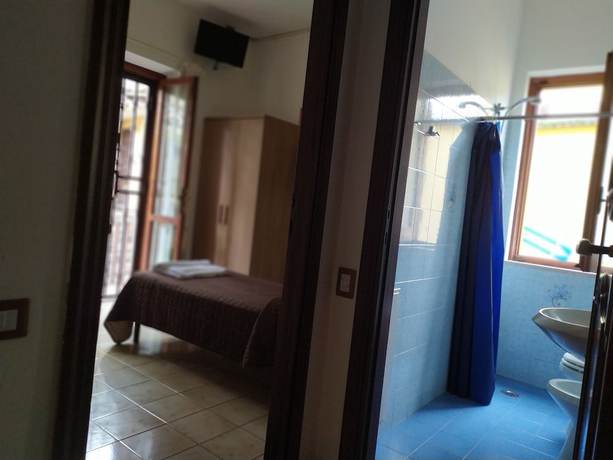 Imagen de la habitación del Domus Getsemani. Foto 10