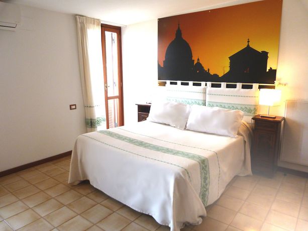 Imagen de la habitación del Domus Getsemani. Foto 13