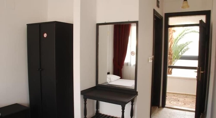 Imagen de la habitación del Donmez Hotel. Foto 7
