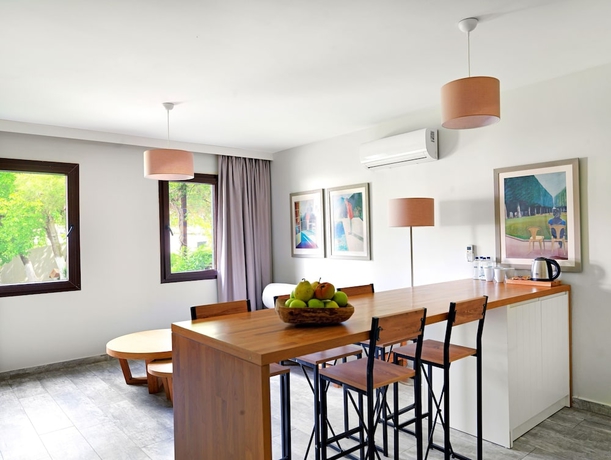 Imagen de la habitación del Dorman Suites Hotel. Foto 7