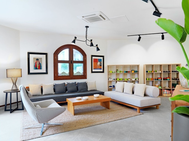 Imagen de los interiores del Dorman Suites Hotel. Foto 16