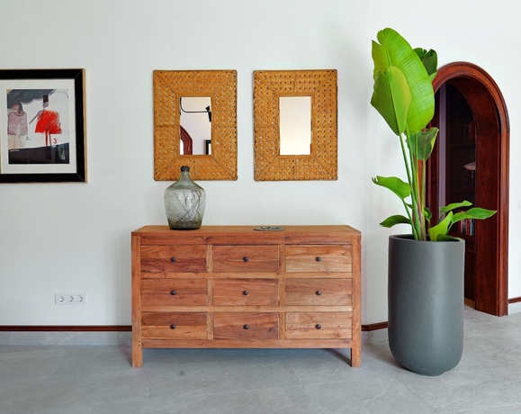Imagen de los interiores del Dorman Suites Hotel. Foto 17