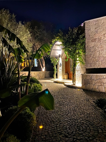 Imagen de los interiores del Dorman Suites Hotel. Foto 19