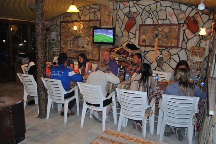 Imagen del bar/restaurante del Dort Mevsim Hotel. Foto 3