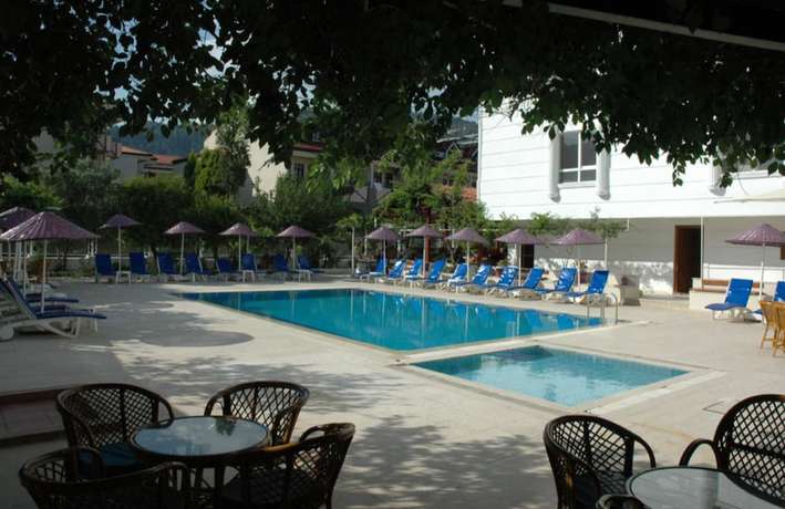 Imagen de la piscina del Doruk Hotel and Suites. Foto 17