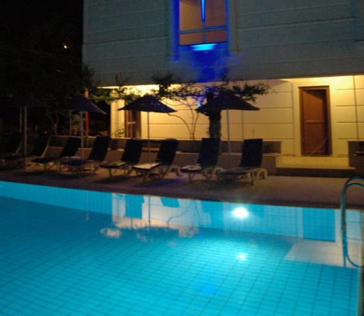 Imagen de la piscina del Doruk Hotel and Suites. Foto 18