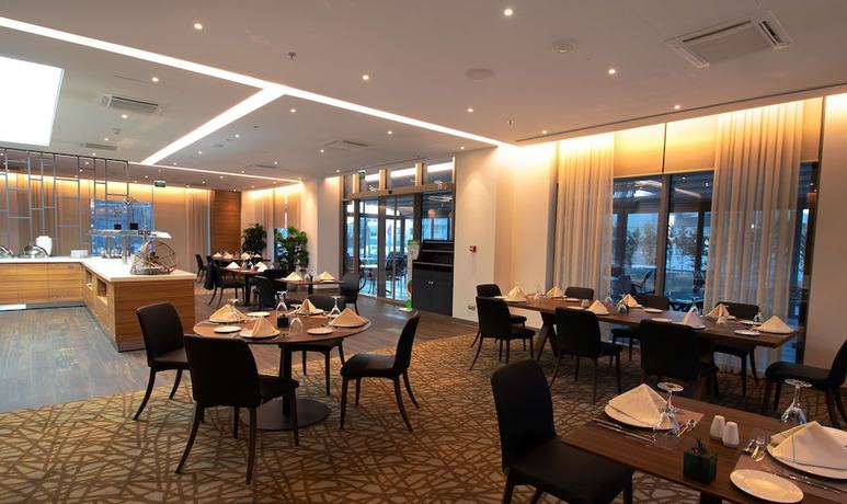 Imagen del bar/restaurante del Doubletree By Hilton Ankara Incek. Foto 2