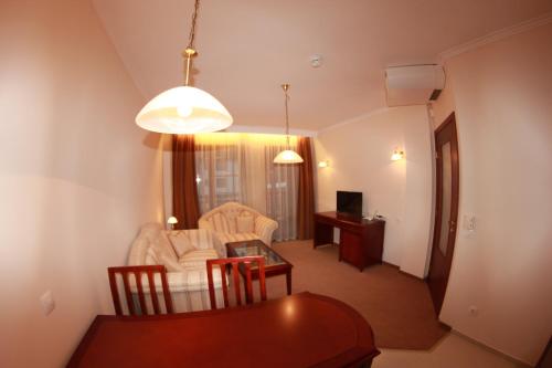 Imagen de la habitación del Downtown Bansko Resort. Foto 15