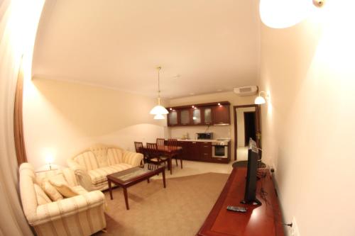Imagen de la habitación del Downtown Bansko Resort. Foto 19