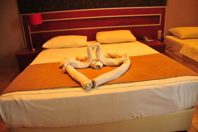 Imagen de la habitación del Dragos Resort Hotel Spa Restaurant. Foto 13