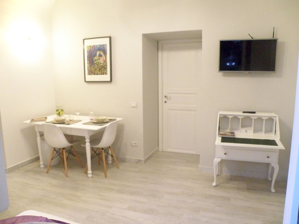 Imagen de los interiores del Dreaming Sorrento Suites. Foto 6