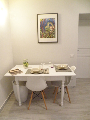 Imagen de los interiores del Dreaming Sorrento Suites. Foto 8