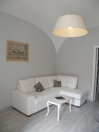 Imagen de los interiores del Dreaming Sorrento Suites. Foto 11
