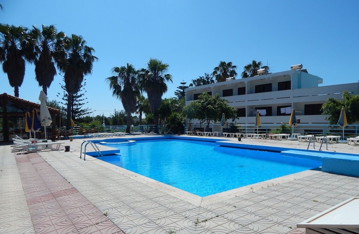 Imagen de la piscina del Dreams4you. Foto 11