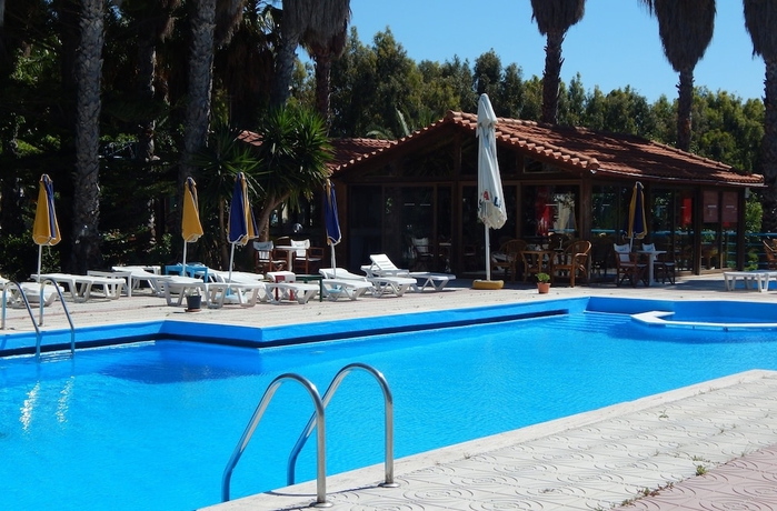 Imagen de la piscina del Dreams4you. Foto 12