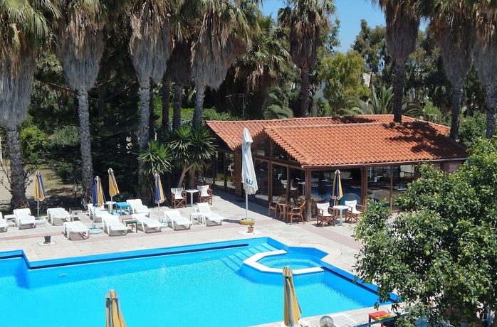 Imagen de la piscina del Dreams4you. Foto 13