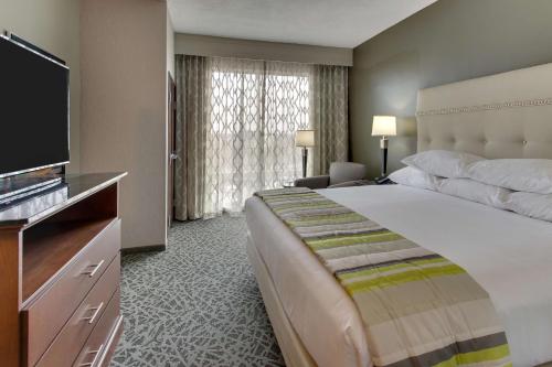 Imagen de la habitación del Drury Plaza Hotel Savannah. Foto 13