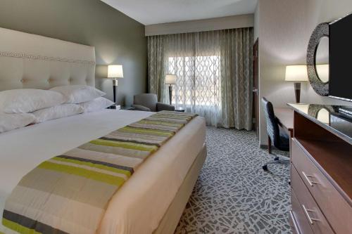 Imagen de la habitación del Drury Plaza Hotel Savannah. Foto 15
