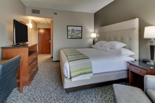Imagen de la habitación del Drury Plaza Hotel Savannah. Foto 18