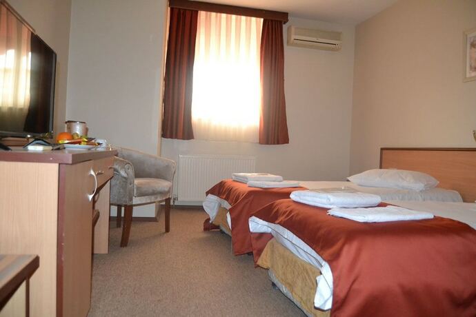 Imagen general del D&uuml;zce Han Otel. Foto 5